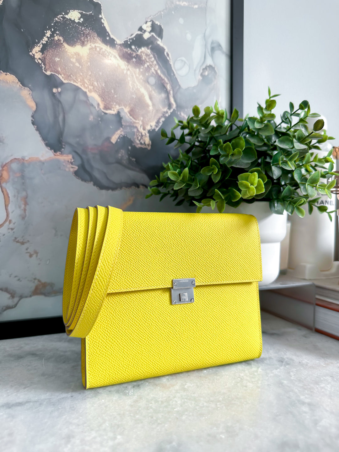 H CLIC 16 WALLET ON STRAP LIME EPSOM PHW (B 2023)