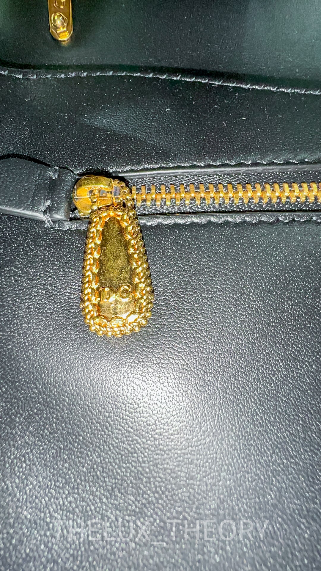 D&G DEVOTION SHOULDER BAG