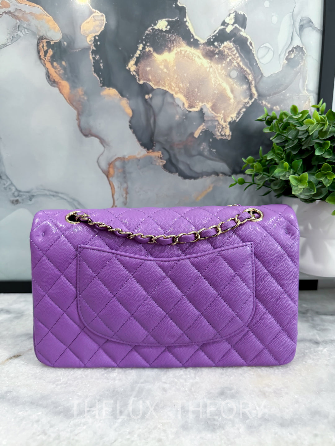 22S PURPLE MEDIUM CLASSIC DOUBLE FLAP CAVIAR LIGHT GOLD HARDWARE