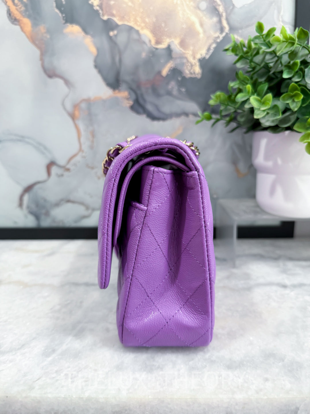 22S PURPLE MEDIUM CLASSIC DOUBLE FLAP CAVIAR LIGHT GOLD HARDWARE