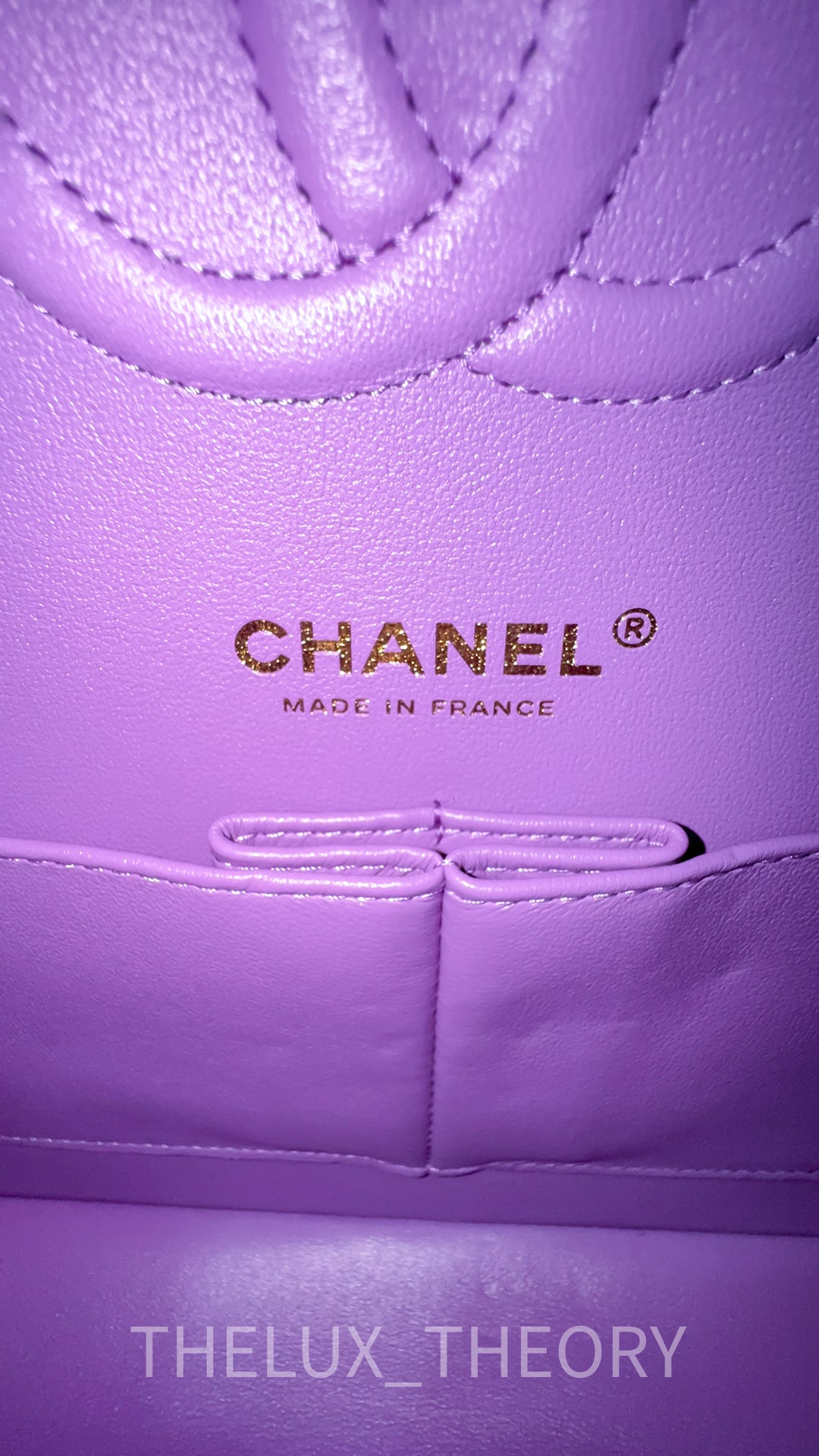 22S PURPLE MEDIUM CLASSIC DOUBLE FLAP CAVIAR LIGHT GOLD HARDWARE