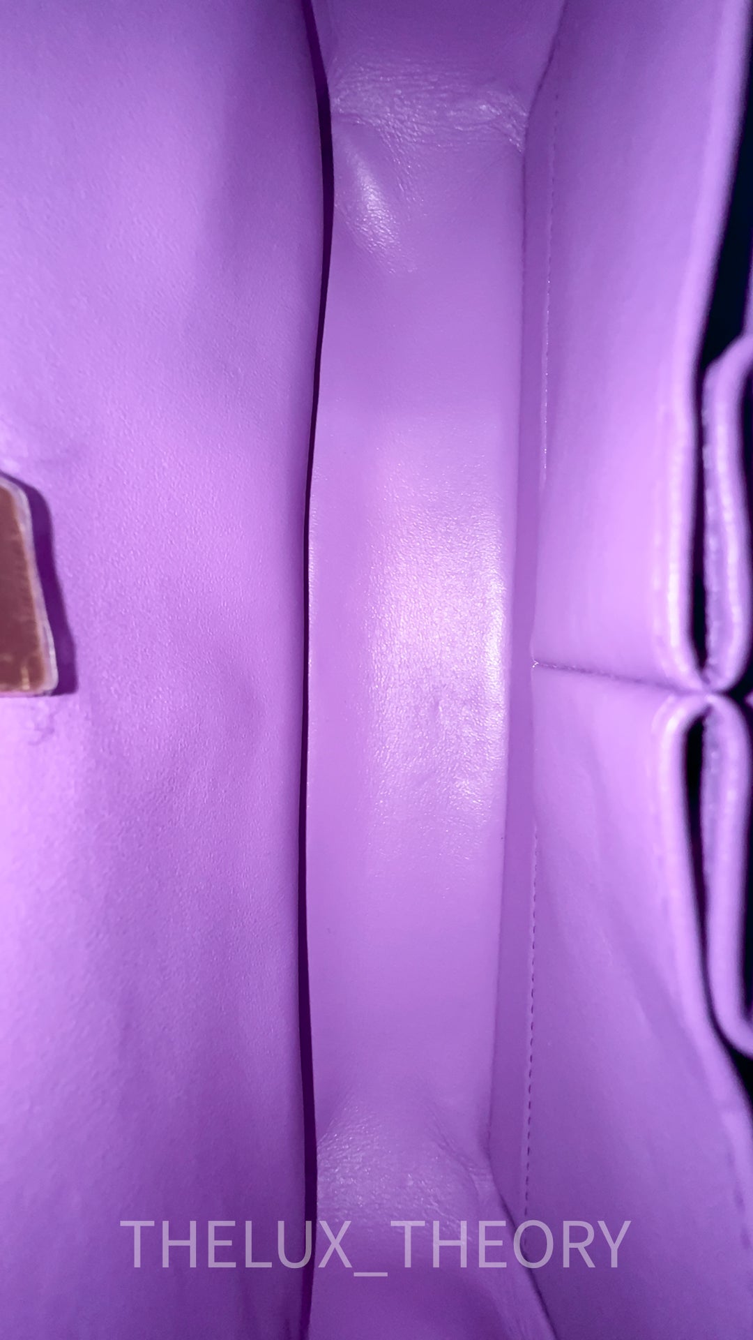 22S PURPLE MEDIUM CLASSIC DOUBLE FLAP CAVIAR LIGHT GOLD HARDWARE