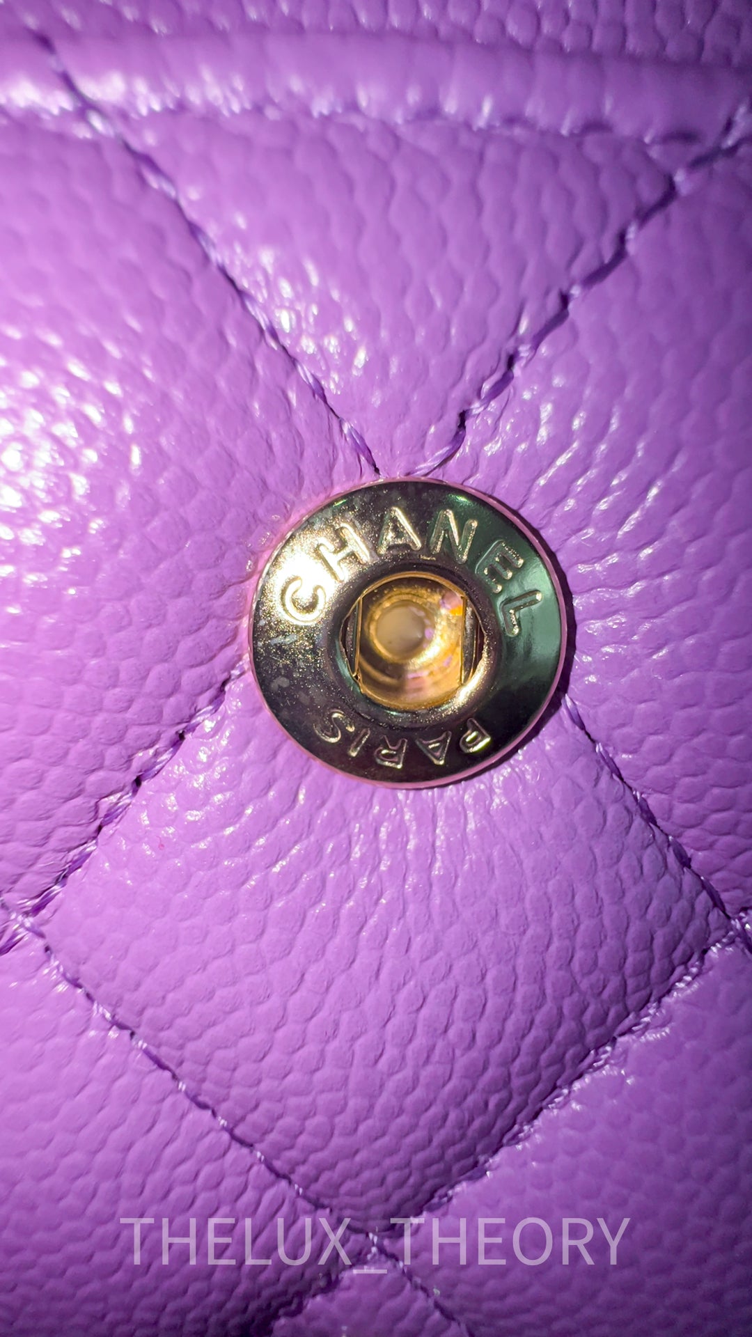 22S PURPLE MEDIUM CLASSIC DOUBLE FLAP CAVIAR LIGHT GOLD HARDWARE