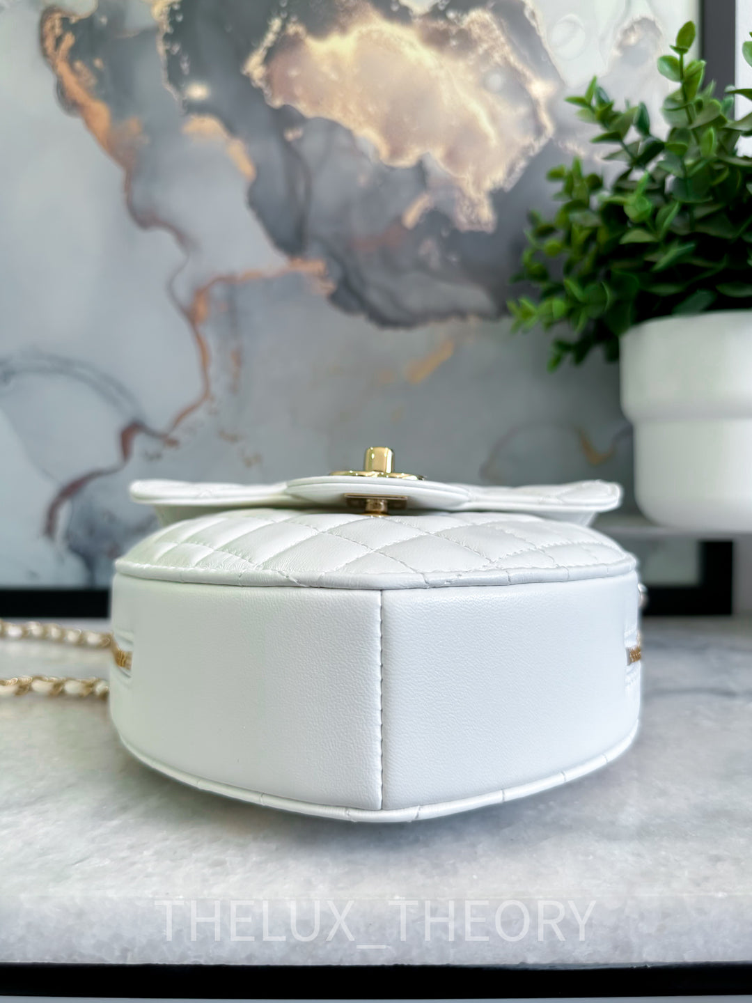 22S WHITE CC IN LOVE LARGE HEART LAMBSKIN LIGHT GOLD HARDWARE