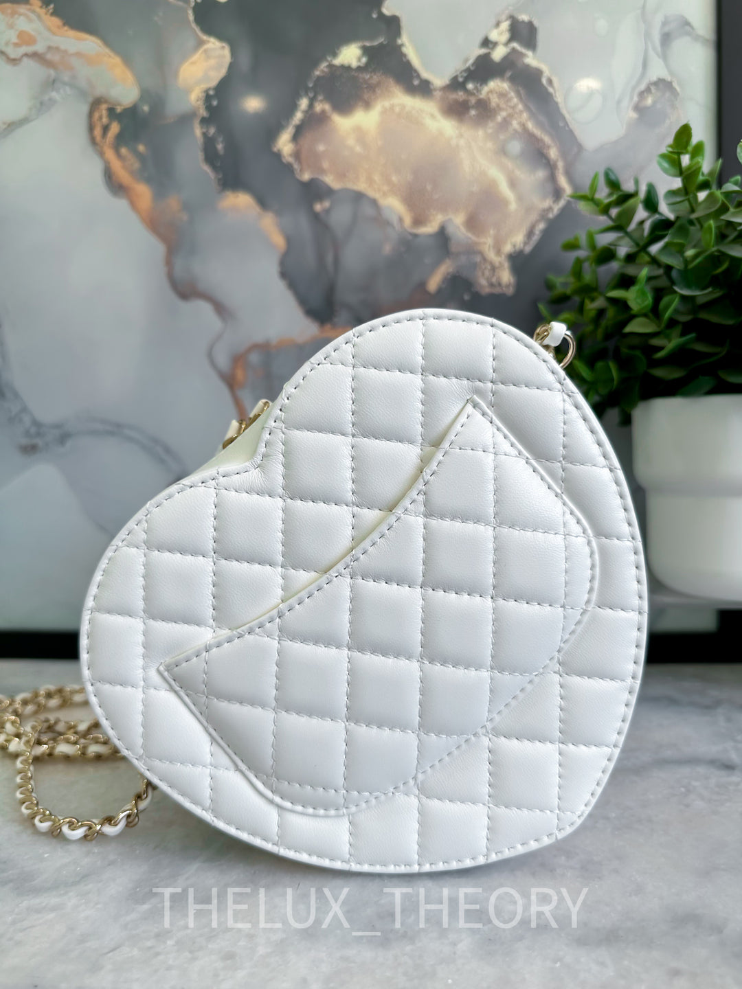 22S WHITE CC IN LOVE LARGE HEART LAMBSKIN LIGHT GOLD HARDWARE