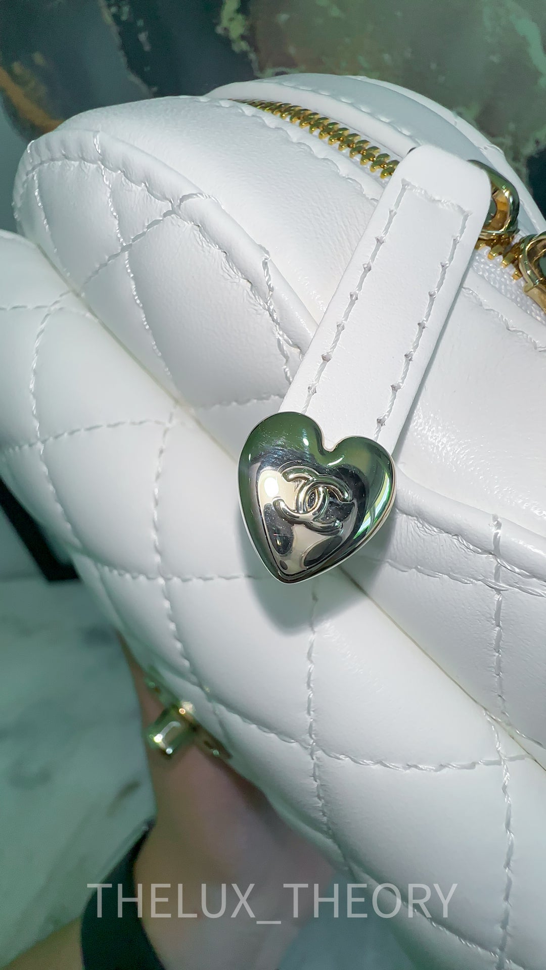 22S WHITE CC IN LOVE LARGE HEART LAMBSKIN LIGHT GOLD HARDWARE