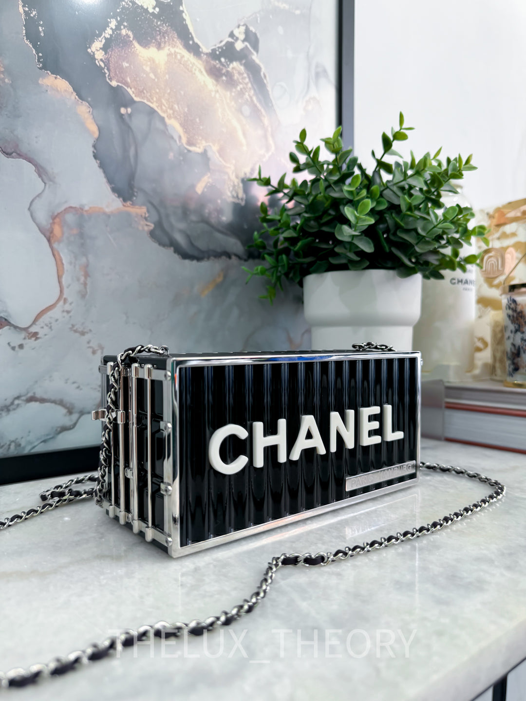 CC BLACK AND WHITE LUCITE PARIS-HAMBURG SHIPPING CONTAINER MINIAUDIERE 2018