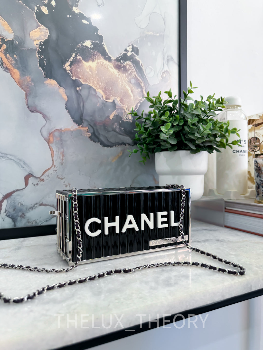 CC BLACK AND WHITE LUCITE PARIS-HAMBURG SHIPPING CONTAINER MINIAUDIERE 2018