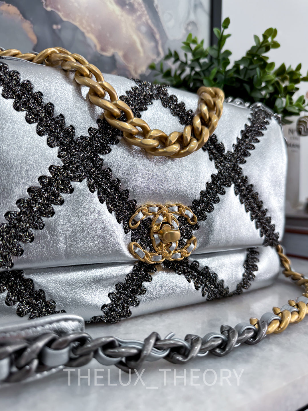 21K SILVER CROCHET MEDIUM 19 FLAP BAG