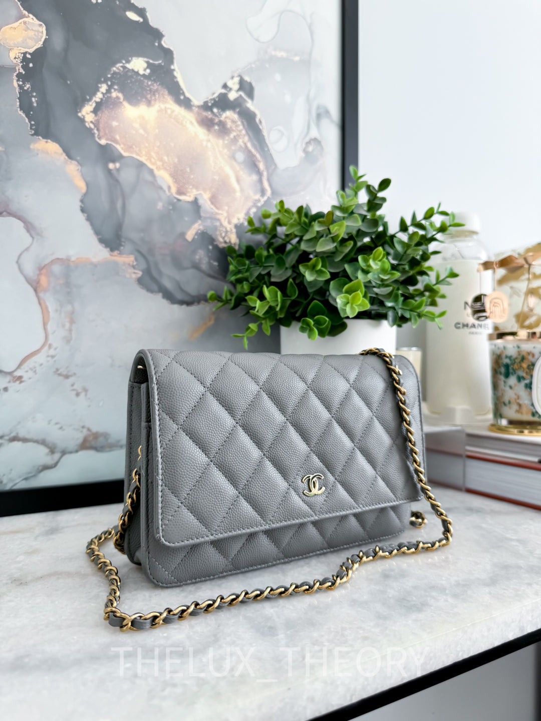 22B GREY WALLET ON CHAIN CAVIAR LIGHT GOLD HARDWARE