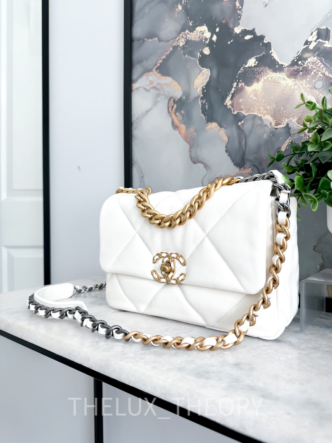 22C LIGHT BEIGE (CREAMY WHITE) 19 SMALL FLAP BAG LAMBSKIN AGED GOLD HARDWARE