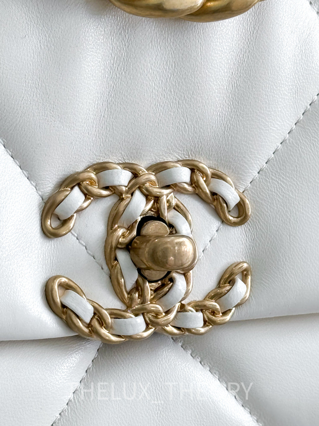 22C LIGHT BEIGE (CREAMY WHITE) 19 SMALL FLAP BAG LAMBSKIN AGED GOLD HARDWARE