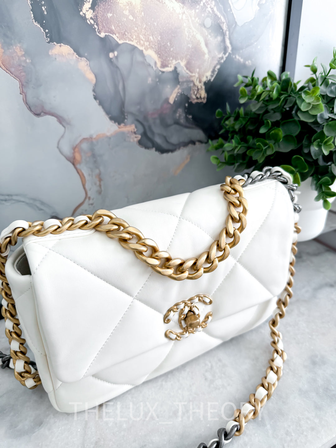 22C LIGHT BEIGE (CREAMY WHITE) 19 SMALL FLAP BAG LAMBSKIN AGED GOLD HARDWARE
