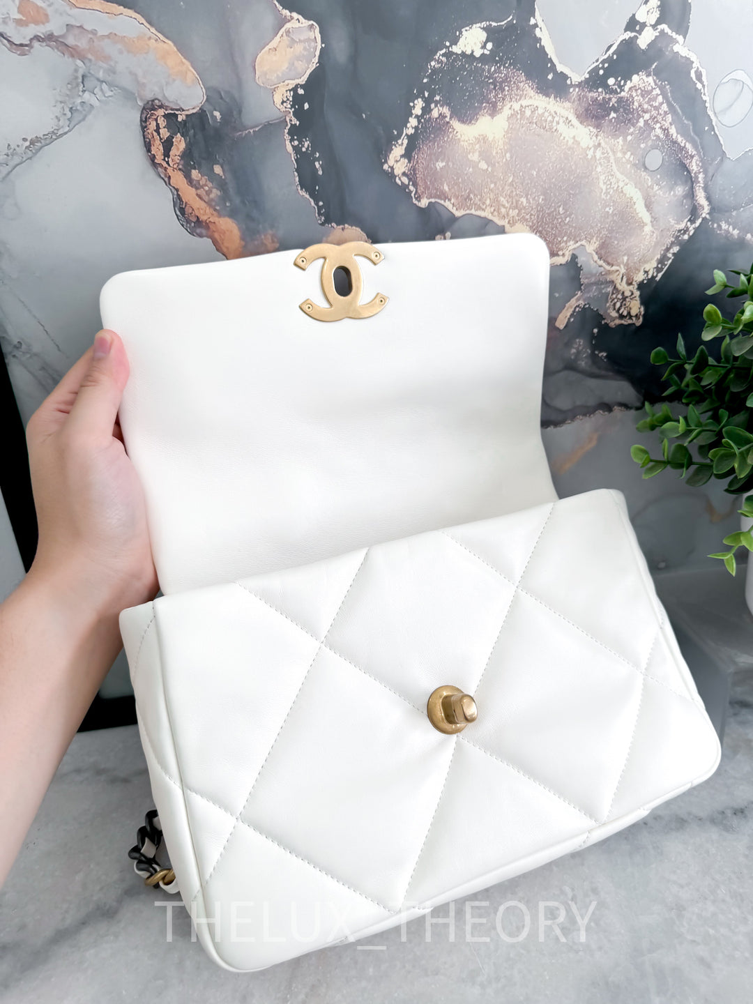22C LIGHT BEIGE (CREAMY WHITE) 19 SMALL FLAP BAG LAMBSKIN AGED GOLD HARDWARE