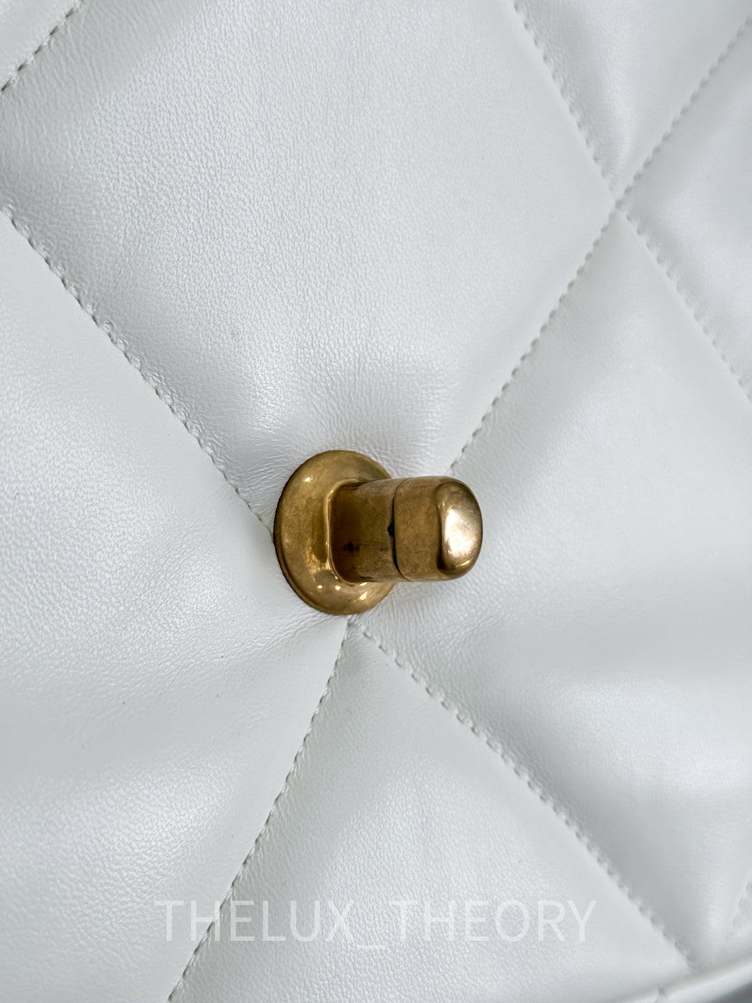 22C LIGHT BEIGE (CREAMY WHITE) 19 SMALL FLAP BAG LAMBSKIN AGED GOLD HARDWARE