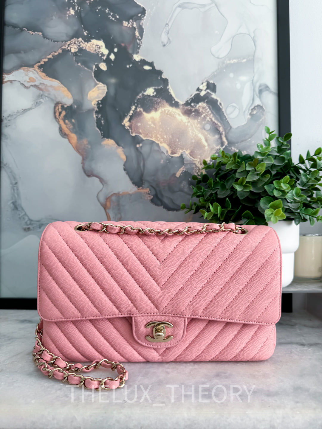 19S CHEVRON PINK MEDIUM CLASSIC DOUBLE FLAP CAVIAR LIGHT GOLD HARDWARE