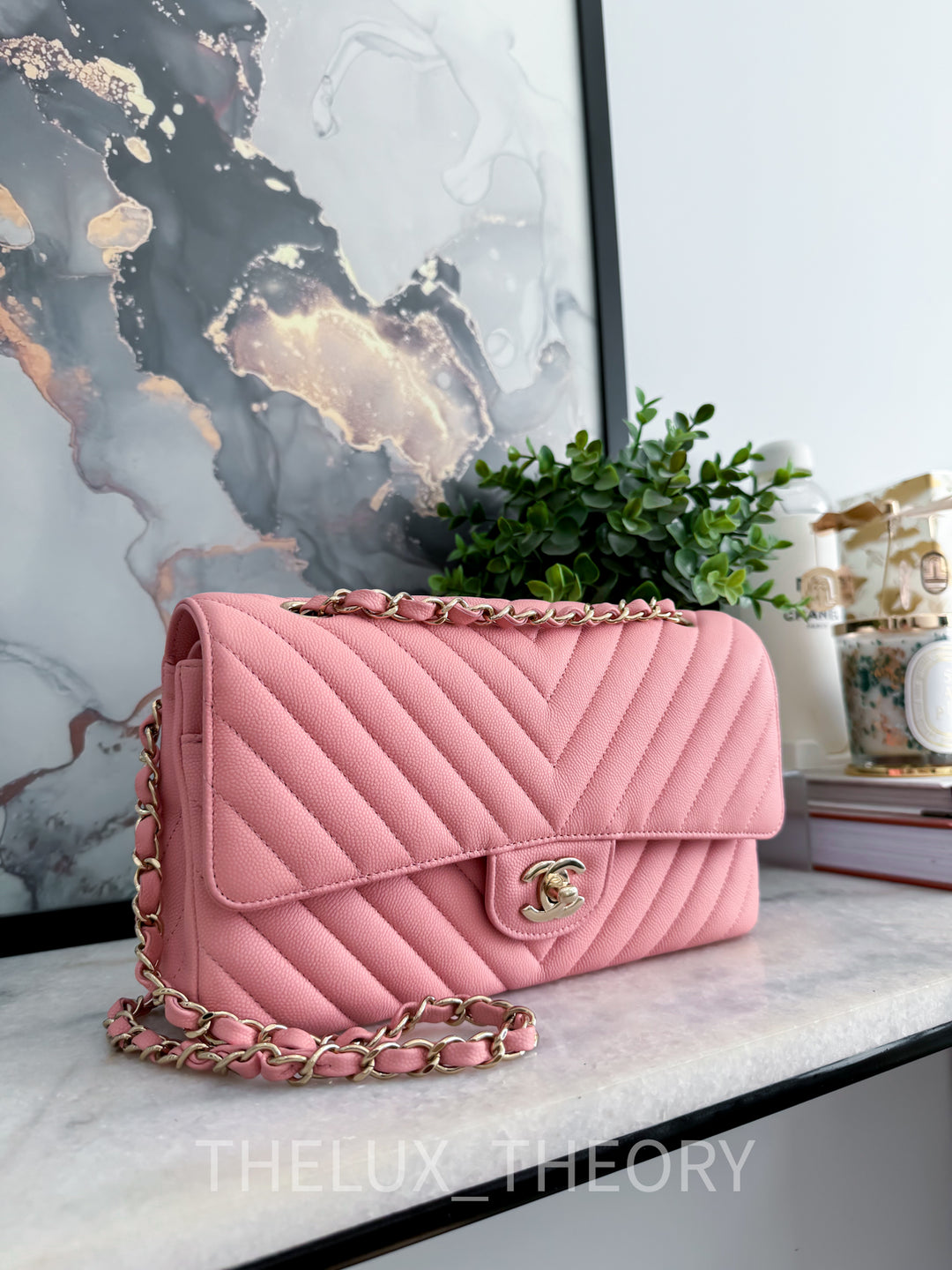 19S CHEVRON PINK MEDIUM CLASSIC DOUBLE FLAP CAVIAR LIGHT GOLD HARDWARE
