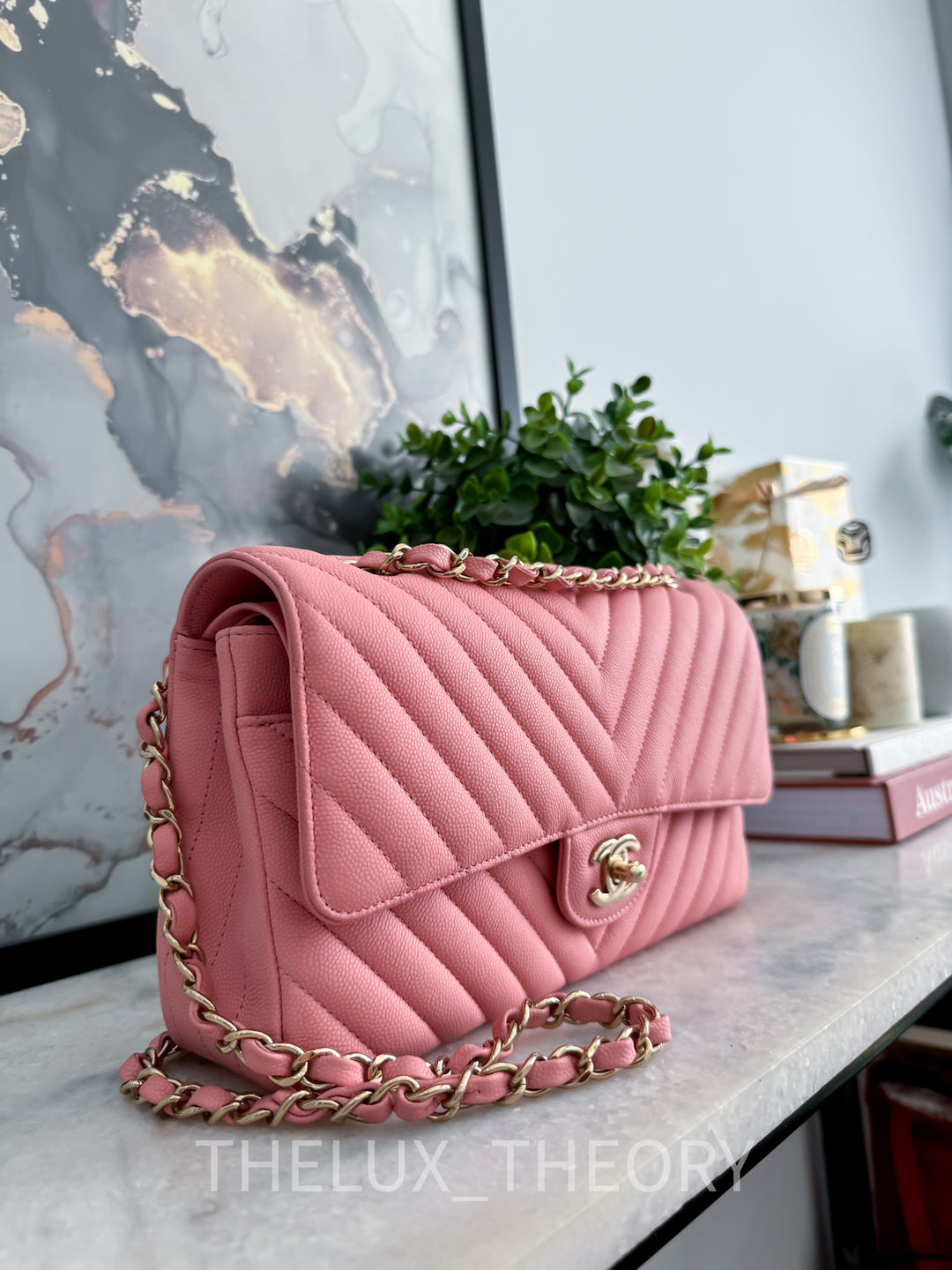 19S CHEVRON PINK MEDIUM CLASSIC DOUBLE FLAP CAVIAR LIGHT GOLD HARDWARE
