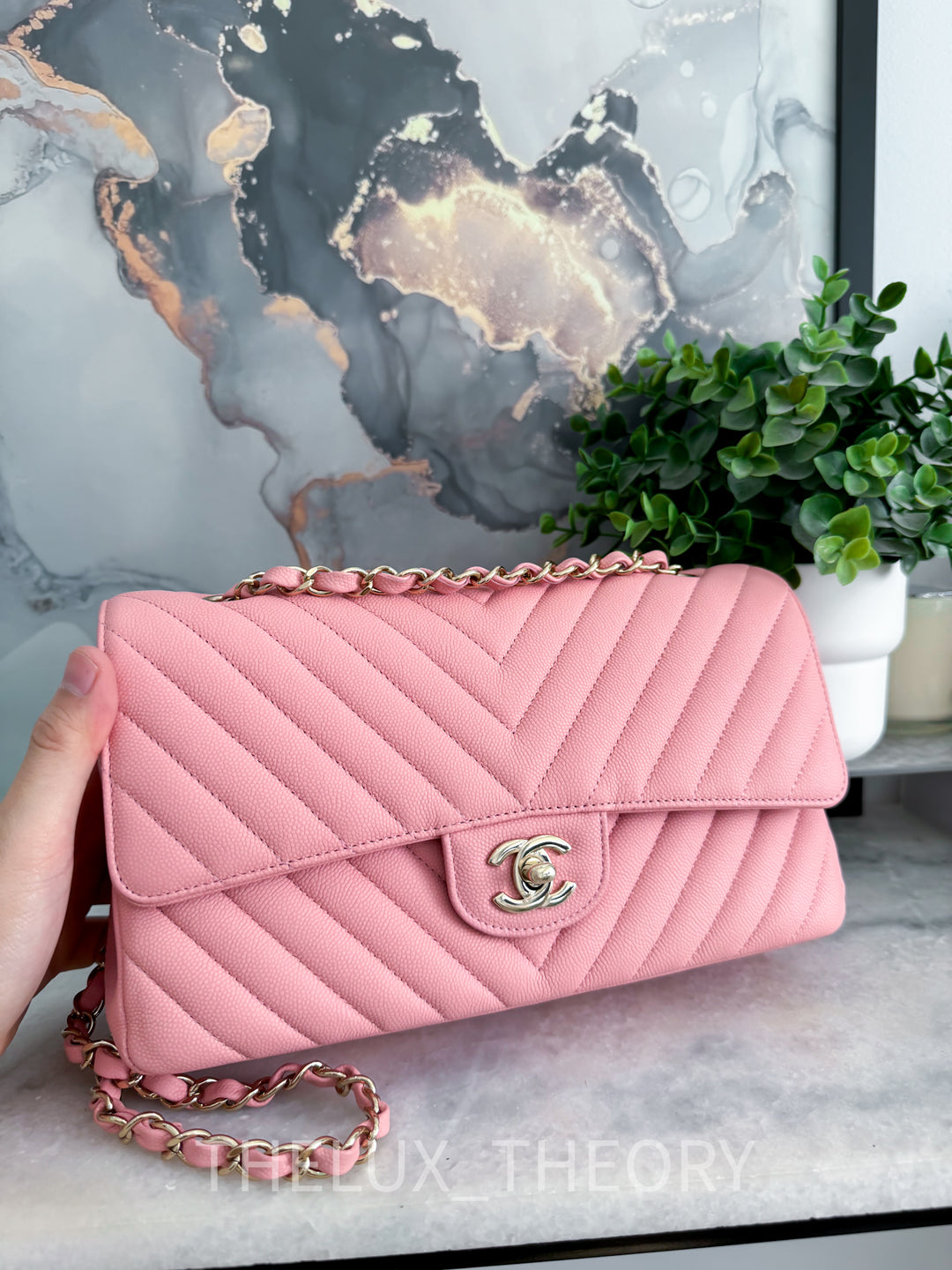 19S CHEVRON PINK MEDIUM CLASSIC DOUBLE FLAP CAVIAR LIGHT GOLD HARDWARE