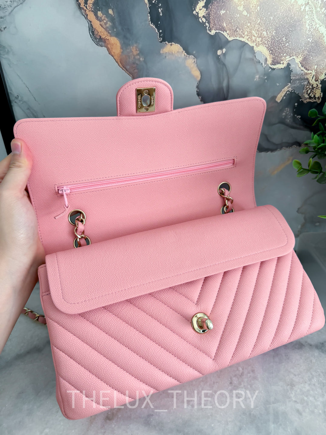 19S CHEVRON PINK MEDIUM CLASSIC DOUBLE FLAP CAVIAR LIGHT GOLD HARDWARE
