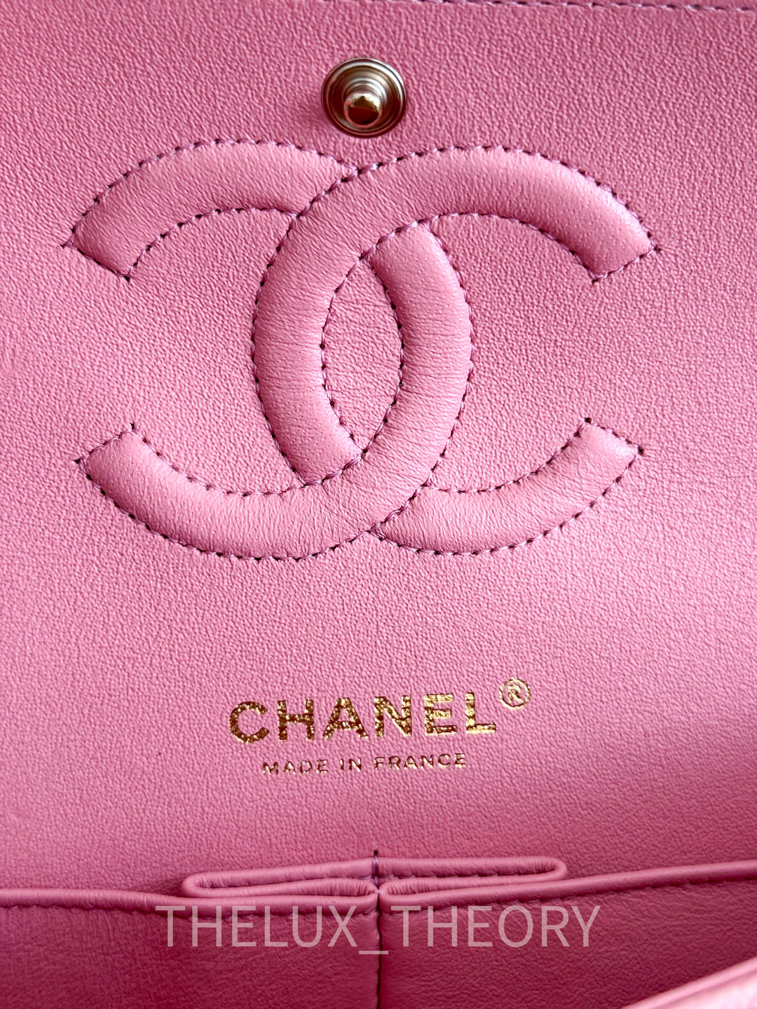 19S CHEVRON PINK MEDIUM CLASSIC DOUBLE FLAP CAVIAR LIGHT GOLD HARDWARE