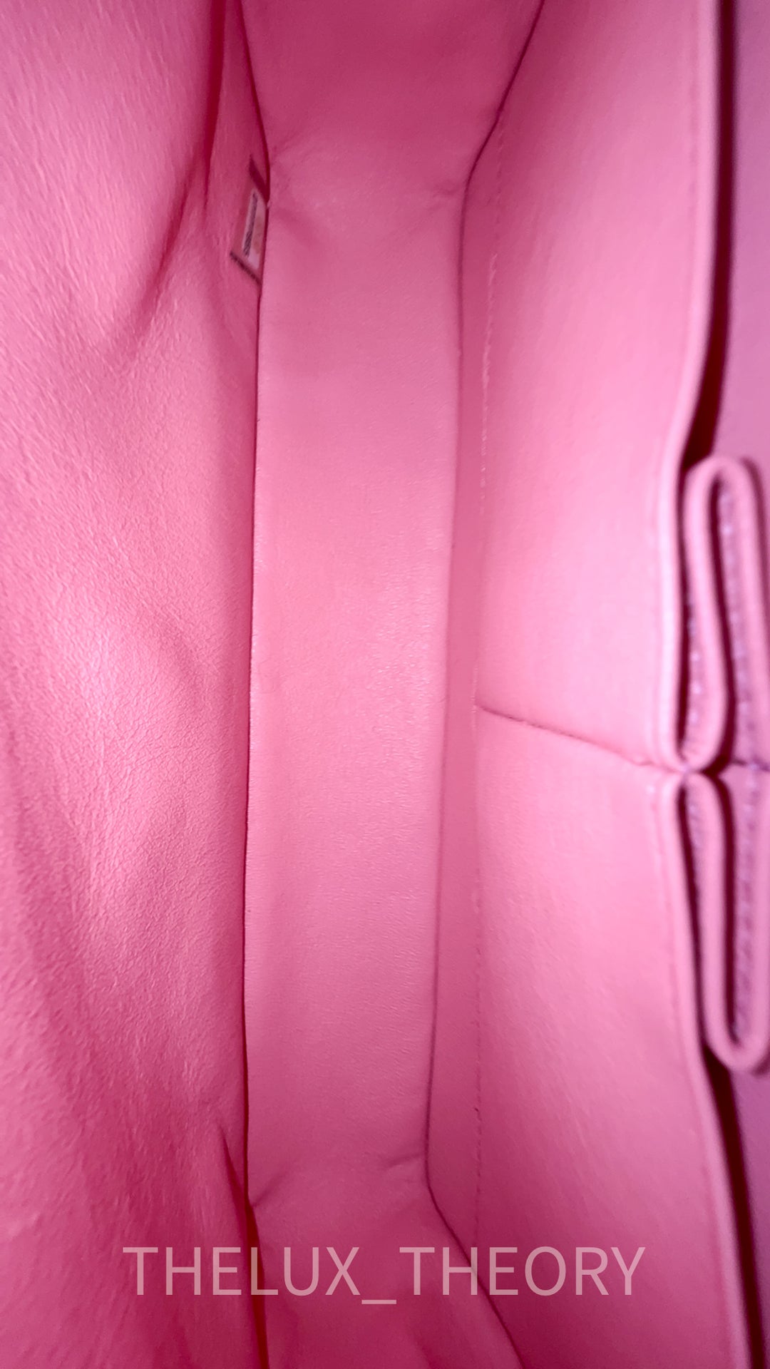 19S CHEVRON PINK MEDIUM CLASSIC DOUBLE FLAP CAVIAR LIGHT GOLD HARDWARE