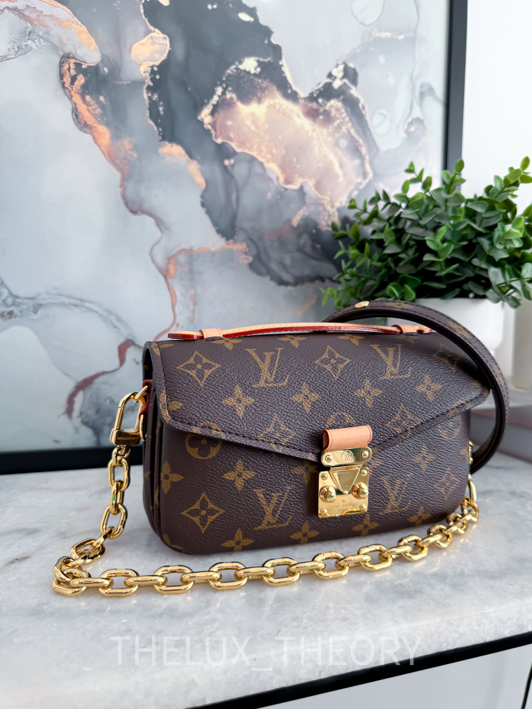 POCHETTE METIS EAST WEST MNG 2022