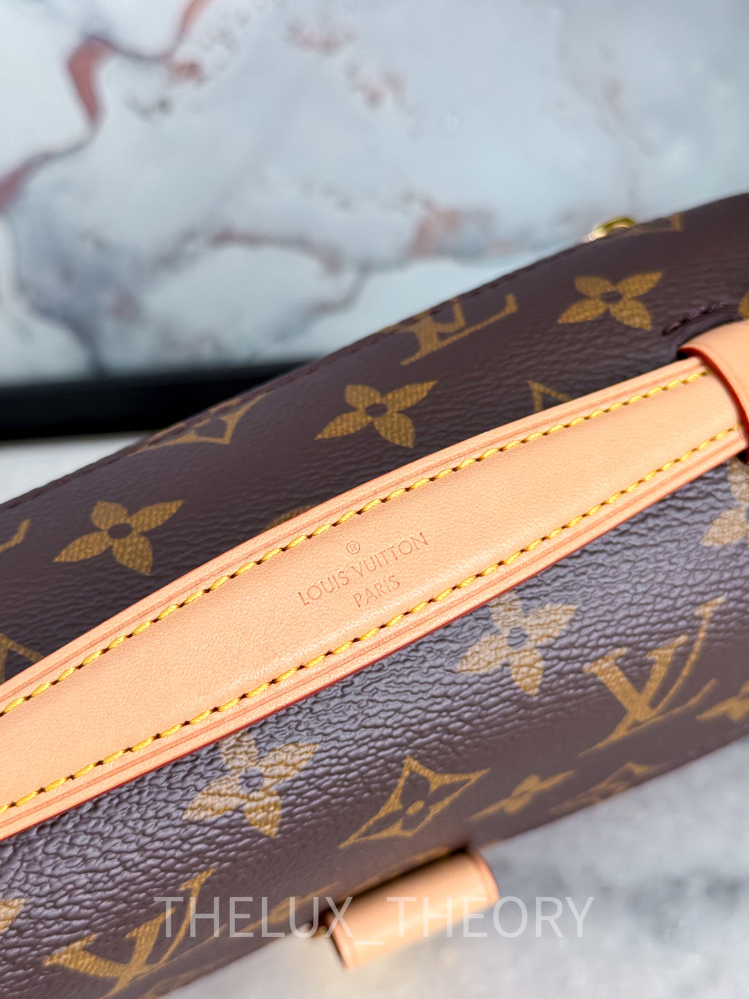 POCHETTE METIS EAST WEST MNG 2022