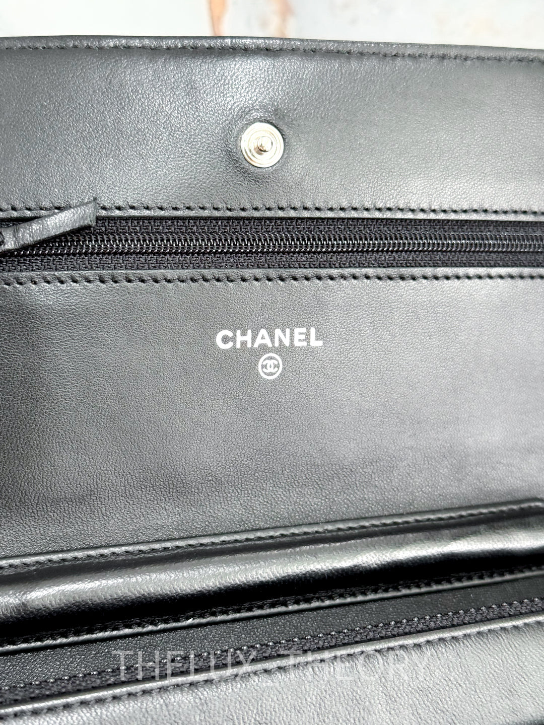 CC CLASSIC BLACK WALLET ON CHAIN LAMBSKIN SILVER HARDWARE SERIES 18