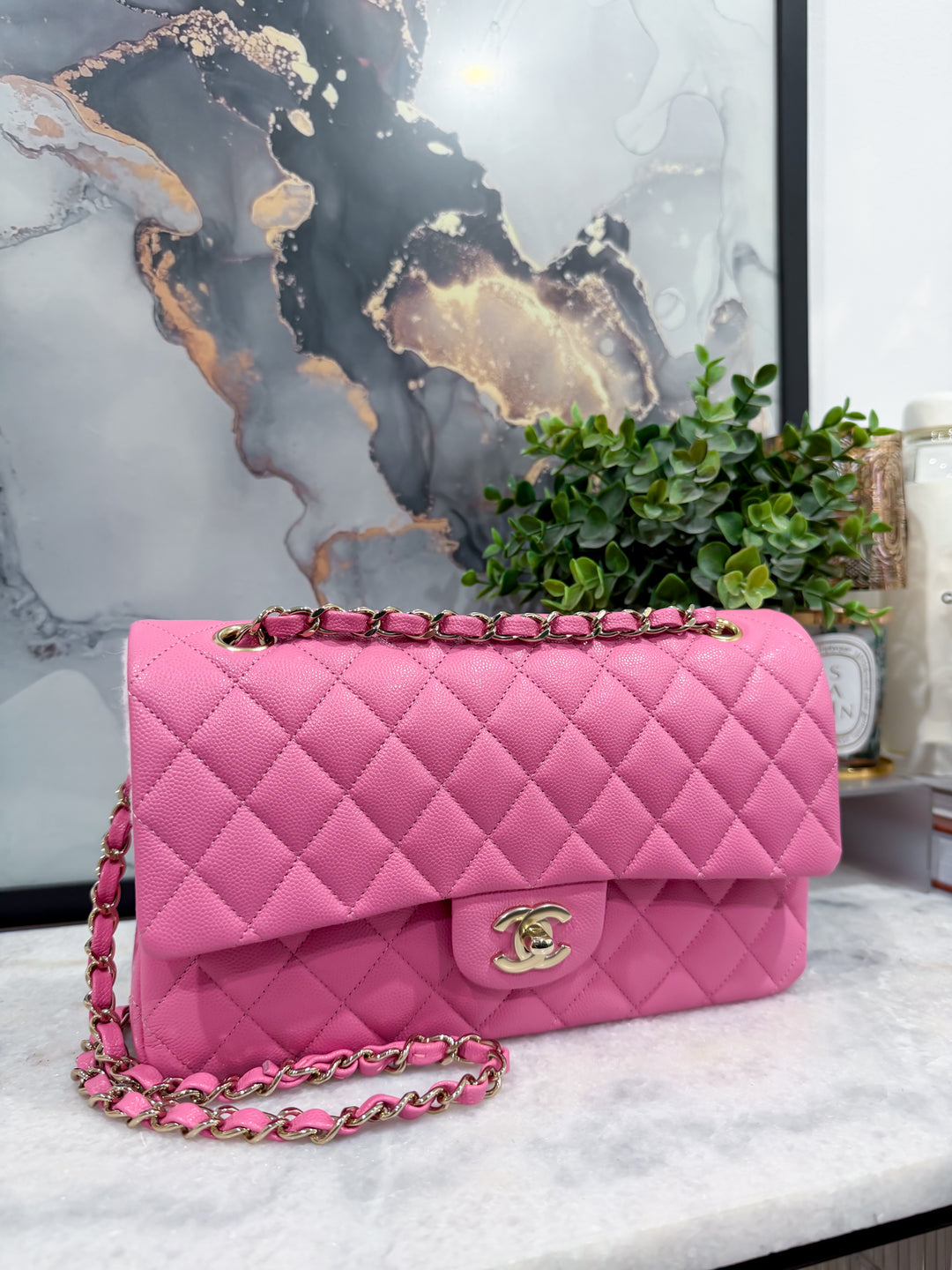 21P BUBBLEGUM PINK MEDIUM CLASSIC DOUBLE FLAP CAVIAR LIGHT GOLD HARDWARE
