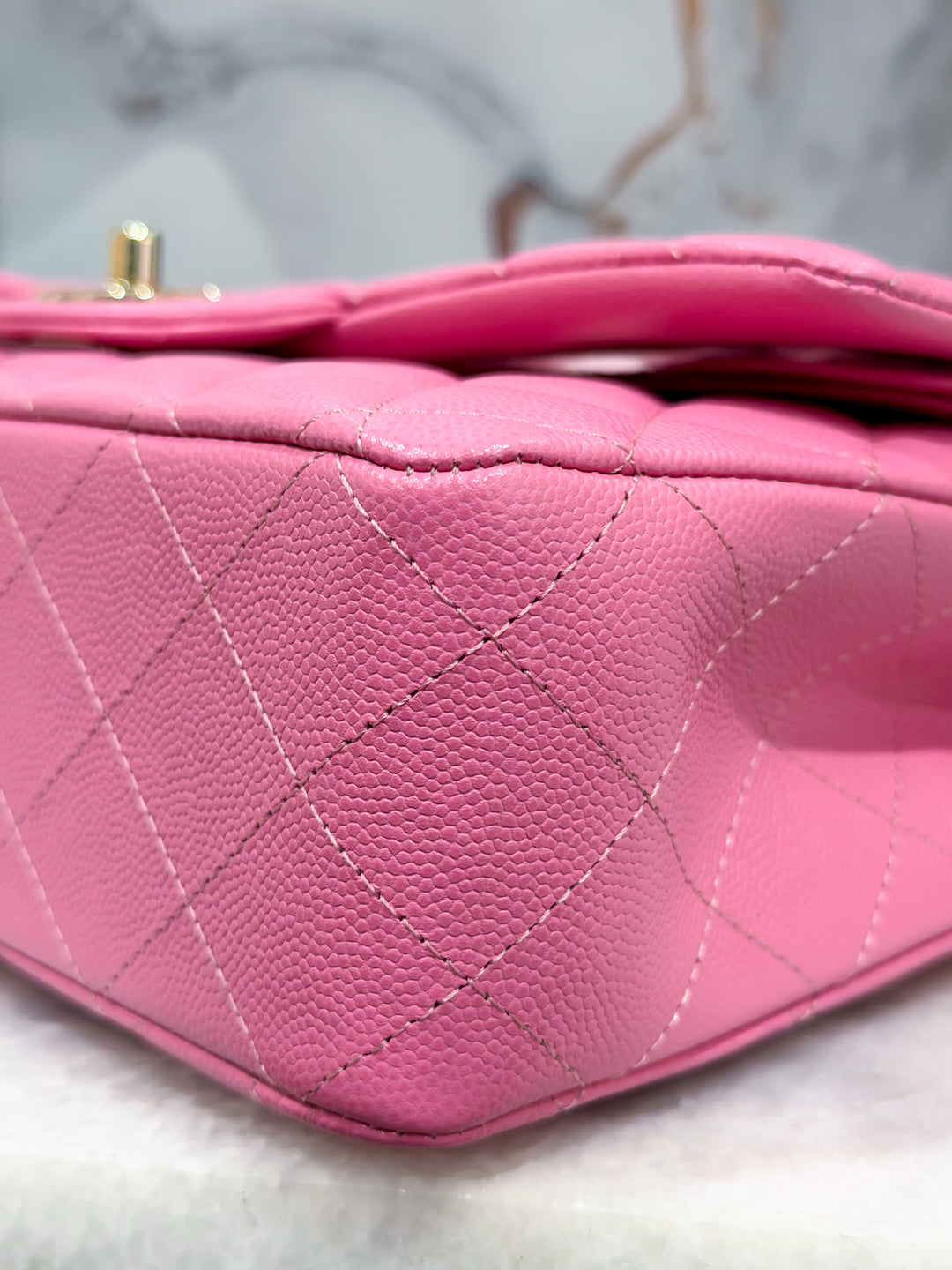 21P BUBBLEGUM PINK MEDIUM CLASSIC DOUBLE FLAP CAVIAR LIGHT GOLD HARDWARE