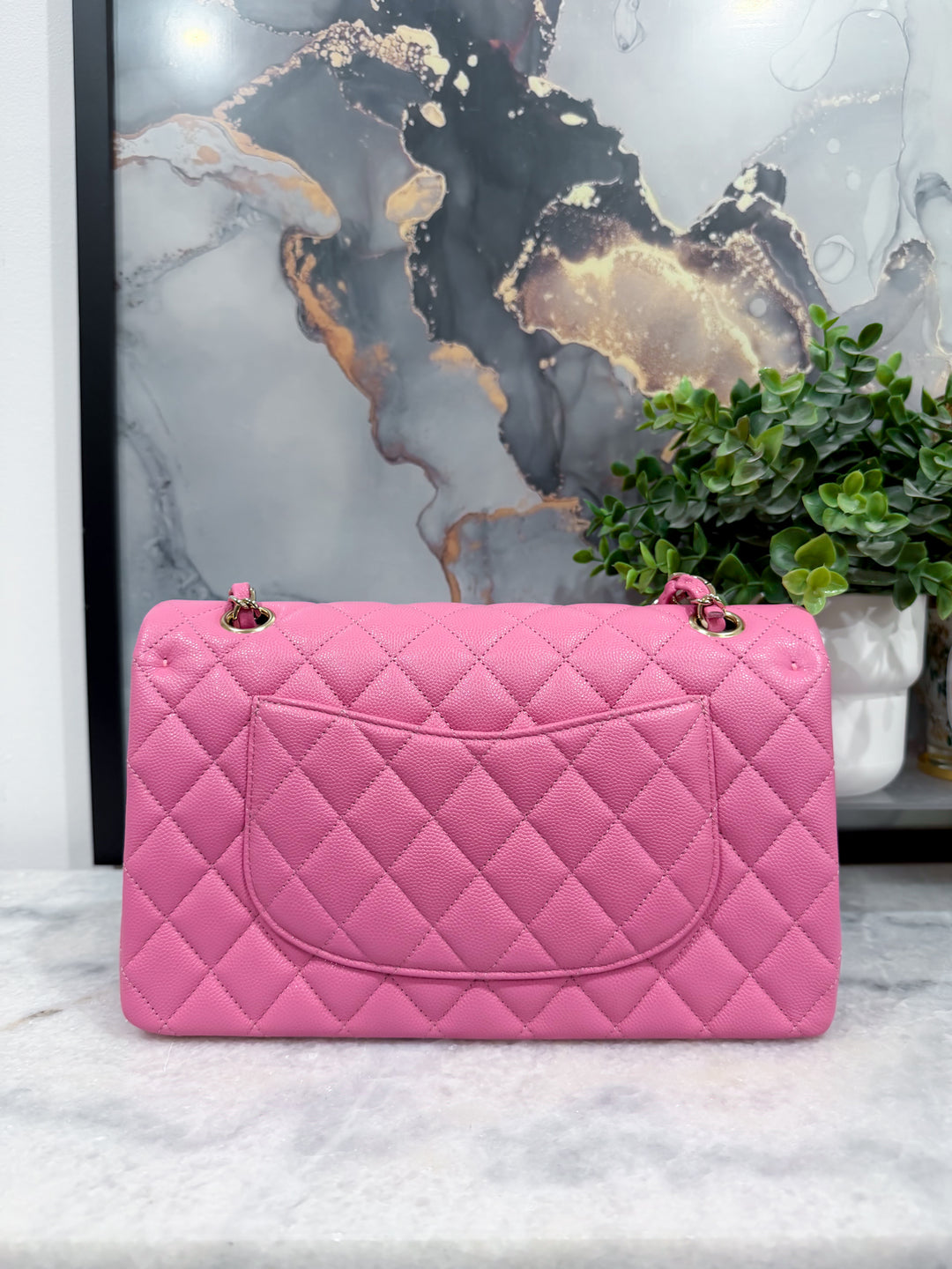 21P BUBBLEGUM PINK MEDIUM CLASSIC DOUBLE FLAP CAVIAR LIGHT GOLD HARDWARE