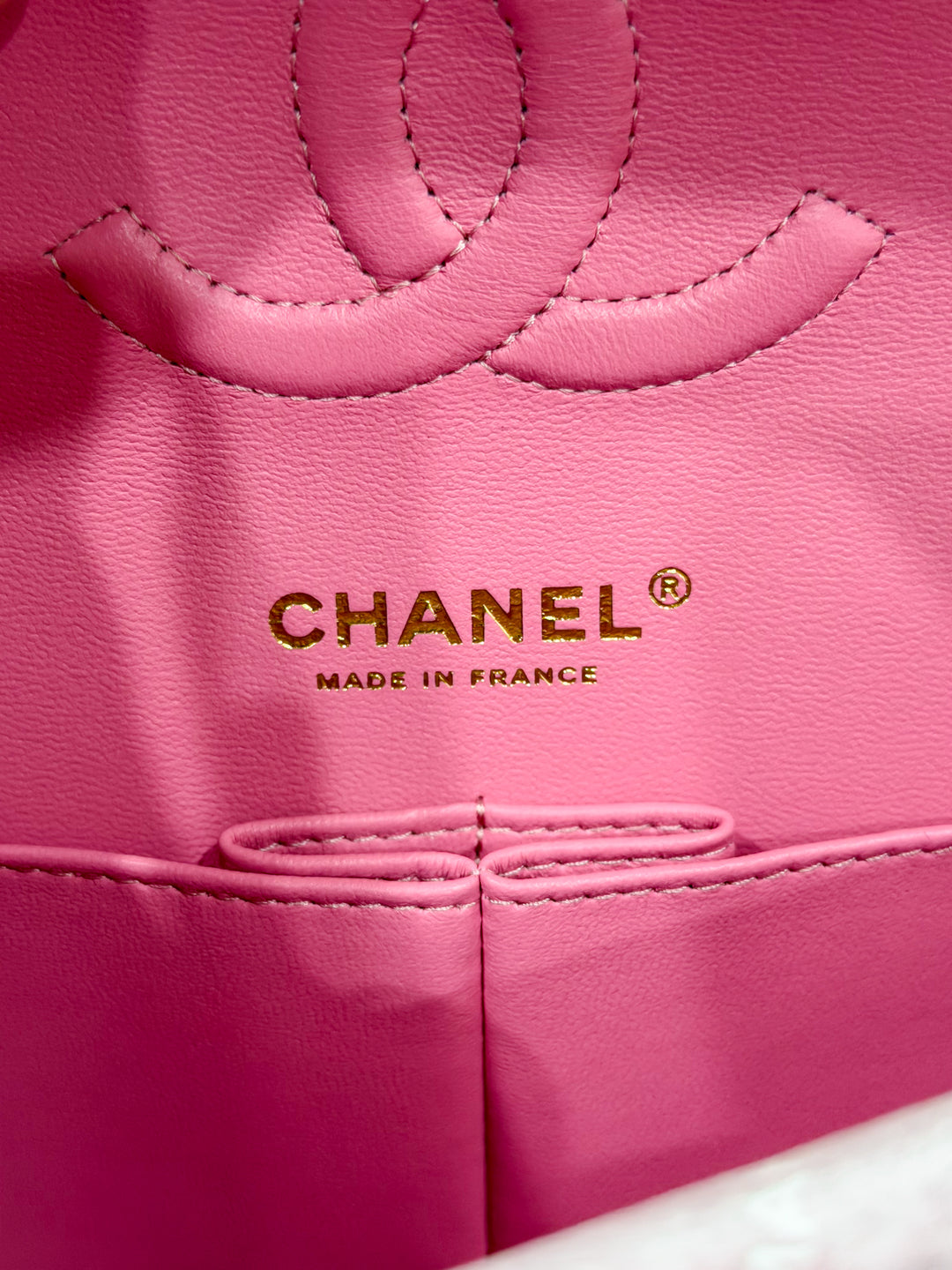 21P BUBBLEGUM PINK MEDIUM CLASSIC DOUBLE FLAP CAVIAR LIGHT GOLD HARDWARE