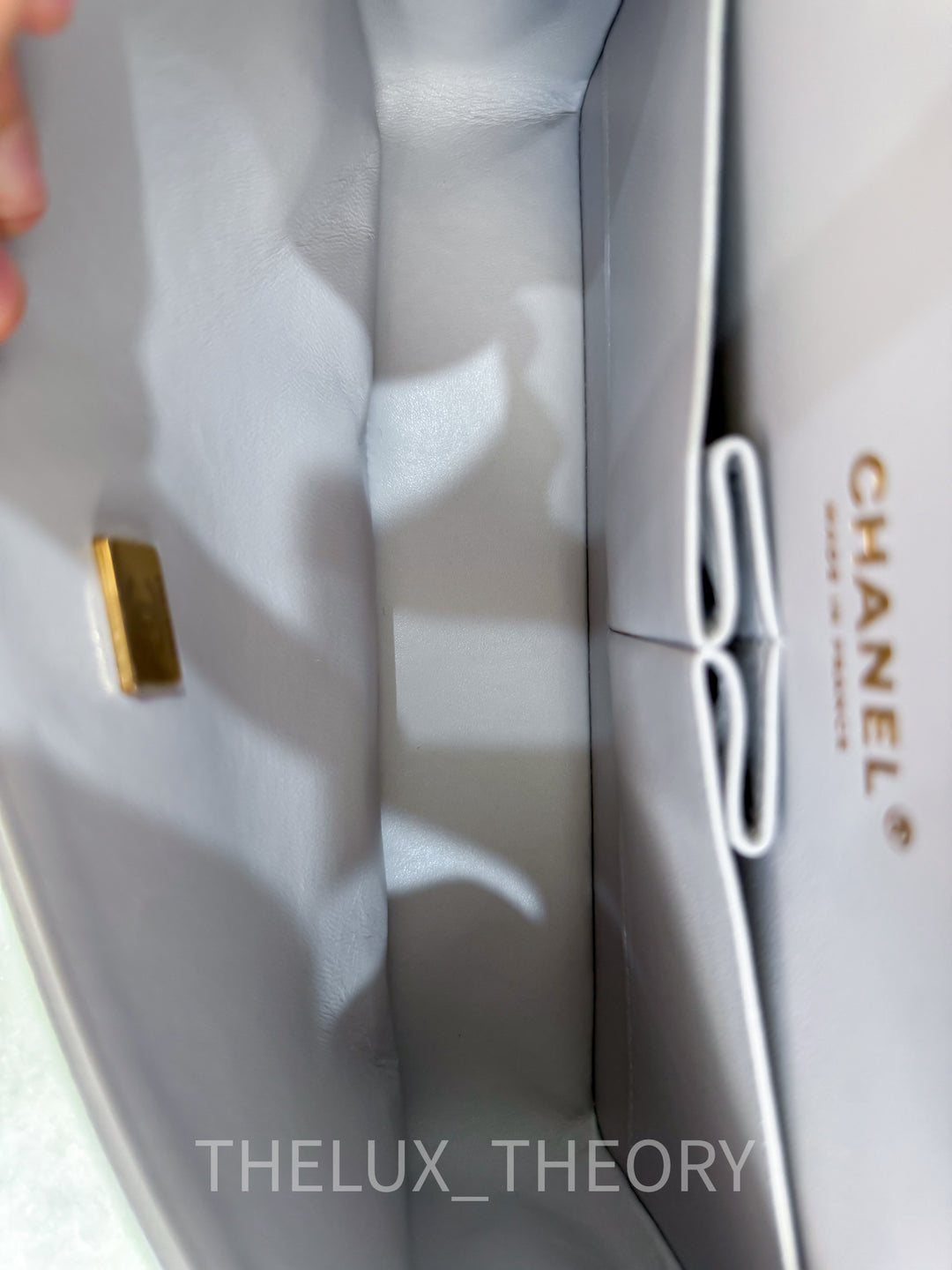 21A DOVE GREY MEDIUM CLASSIC DOUBLE FLAP CAVIAR LIGHT GOLD HARDWARE