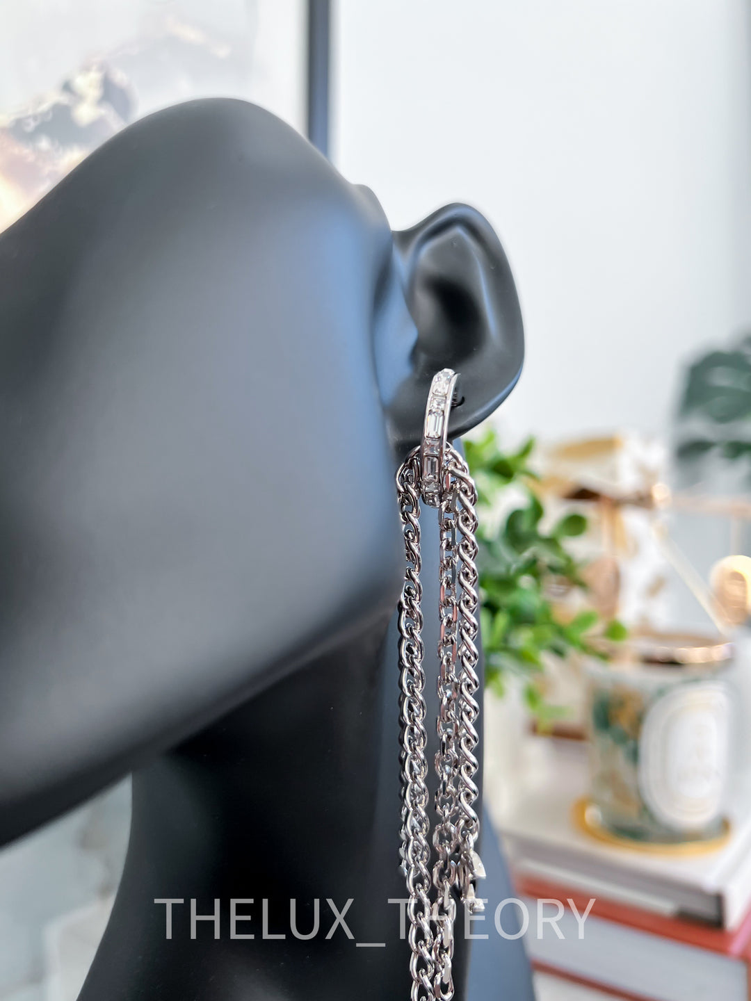 22P CHAIN CC EARRINGS SILVER TONE