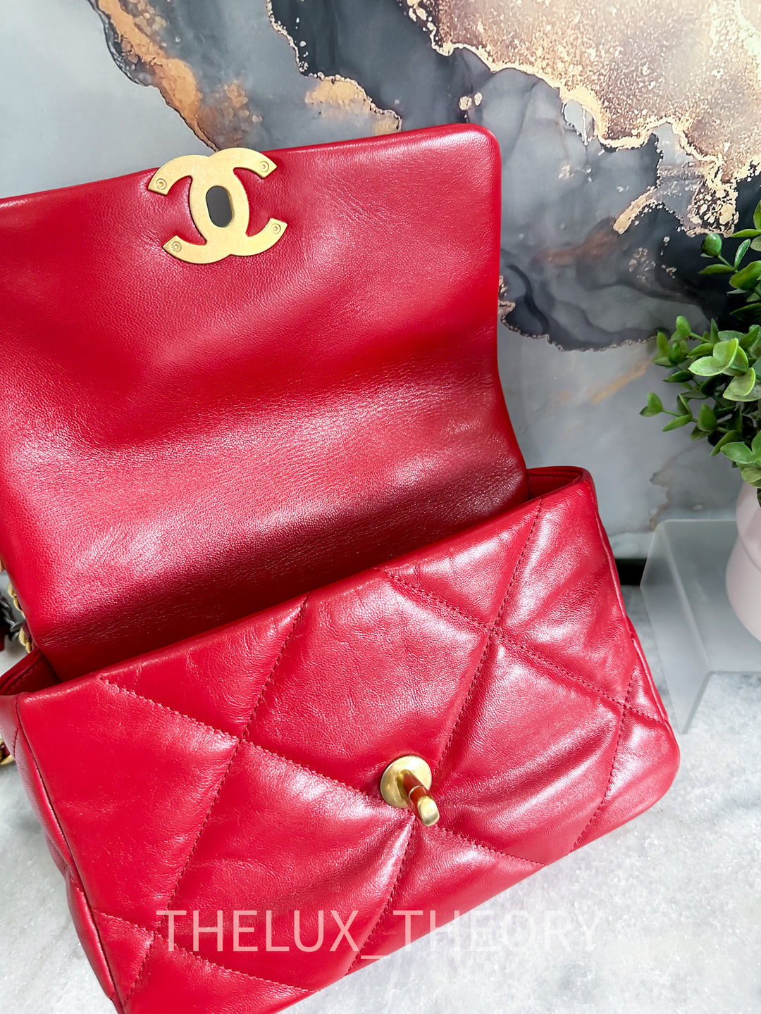 20B RED SMALL 19 FLAP BAG GOAT SKIN AGED GOLD HARDWARE