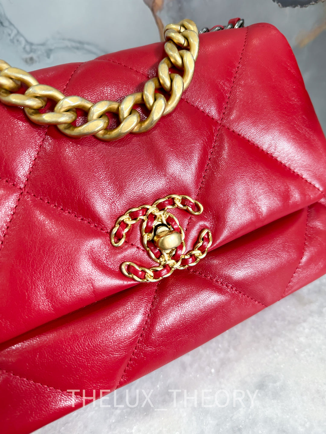 20B RED SMALL 19 FLAP BAG GOAT SKIN AGED GOLD HARDWARE