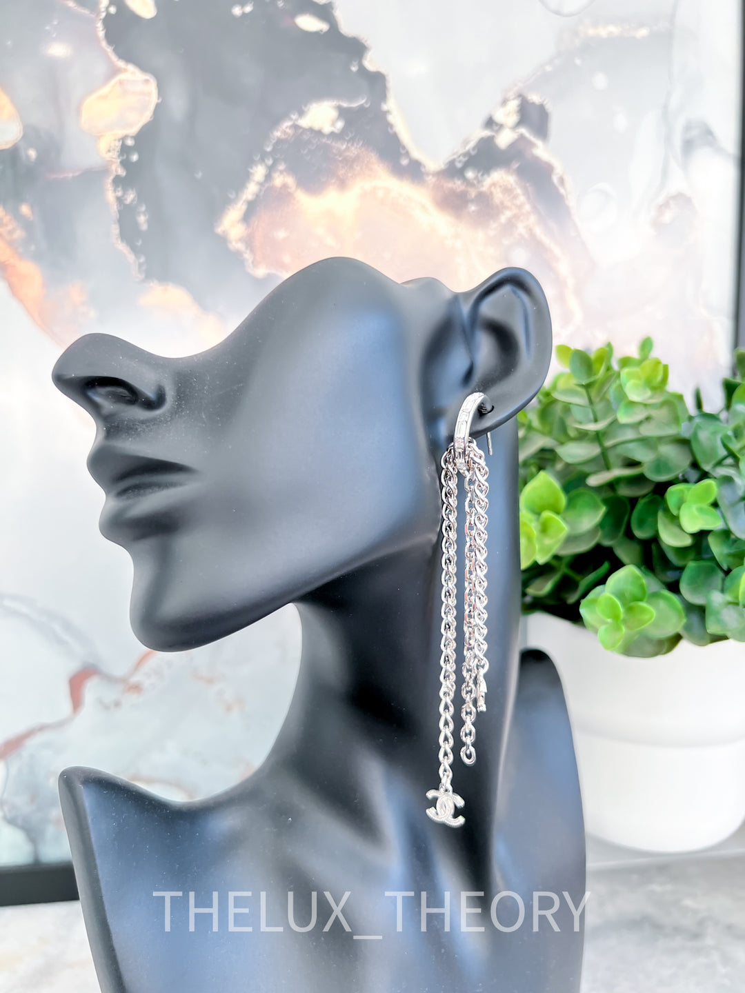 22P CHAIN CC EARRINGS SILVER TONE