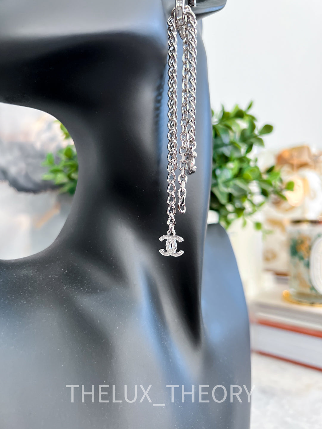 22P CHAIN CC EARRINGS SILVER TONE