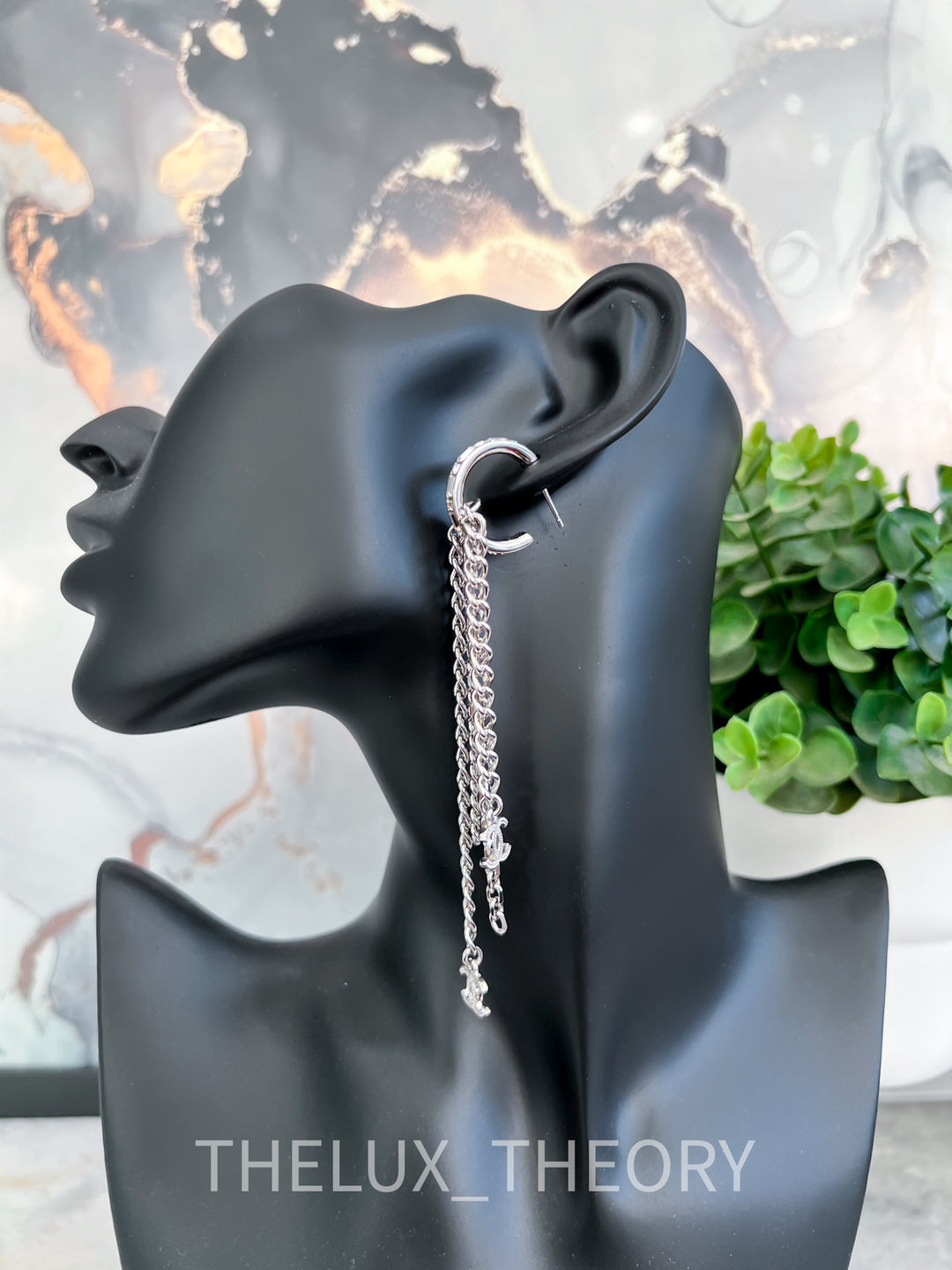 22P CHAIN CC EARRINGS SILVER TONE